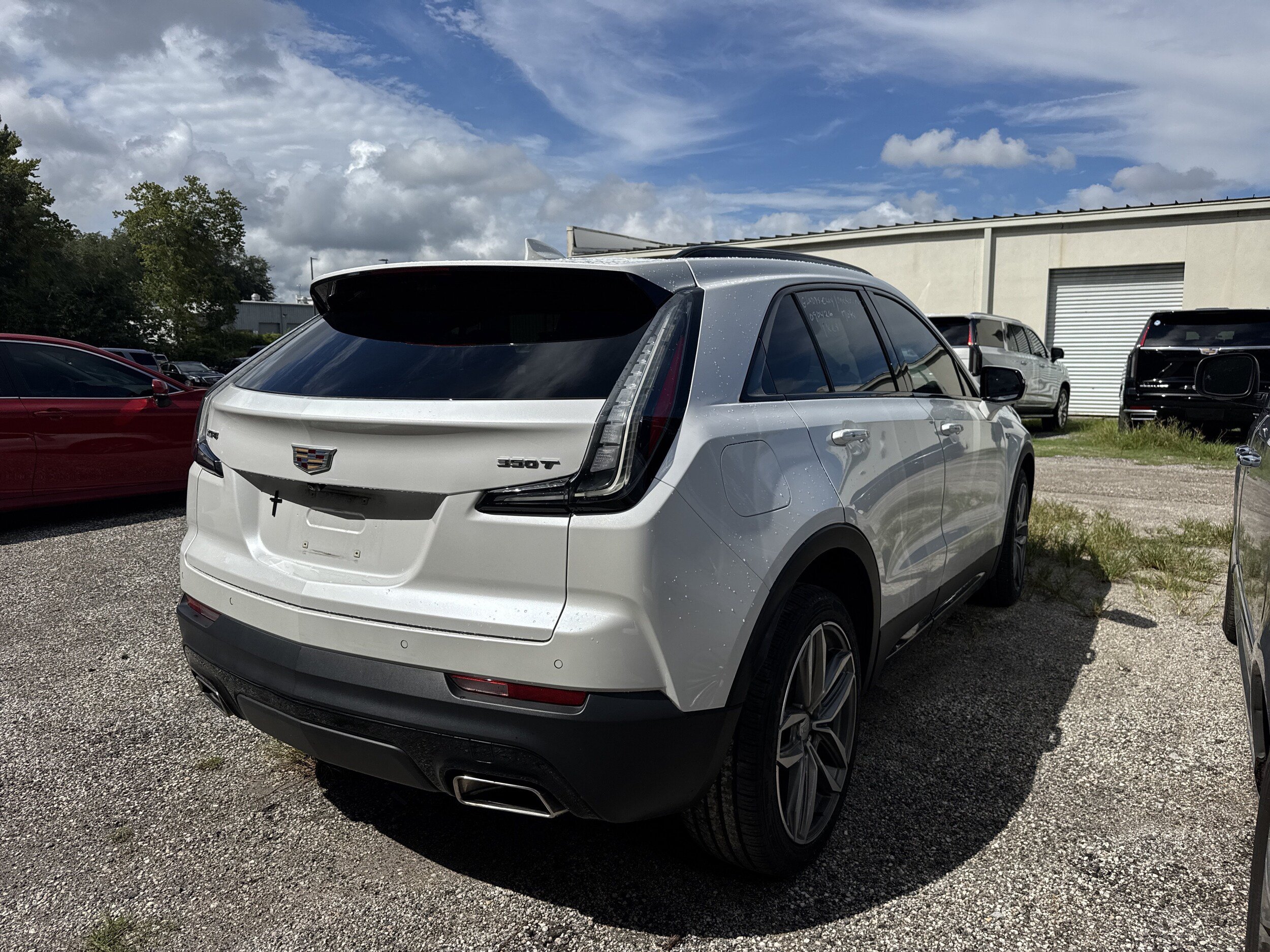 Used 2021 Cadillac XT4 Sport w/ Enhanced Visibility Package FWD image 3