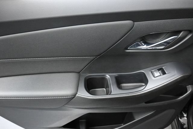 Used 2022 Chevrolet Traverse LT FWD image 20