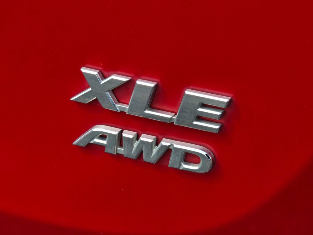 Used 2013 Toyota RAV4 XLE AWD/4WD image 9