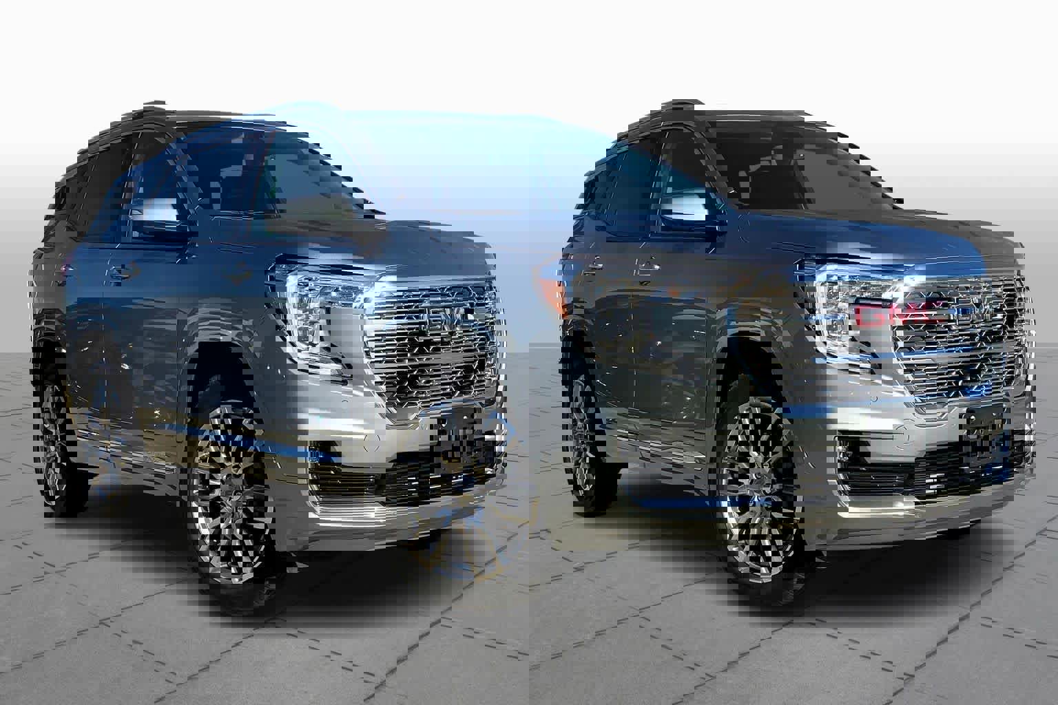 Used 2024 GMC Terrain Denali w/ Denali Premium Package image 2