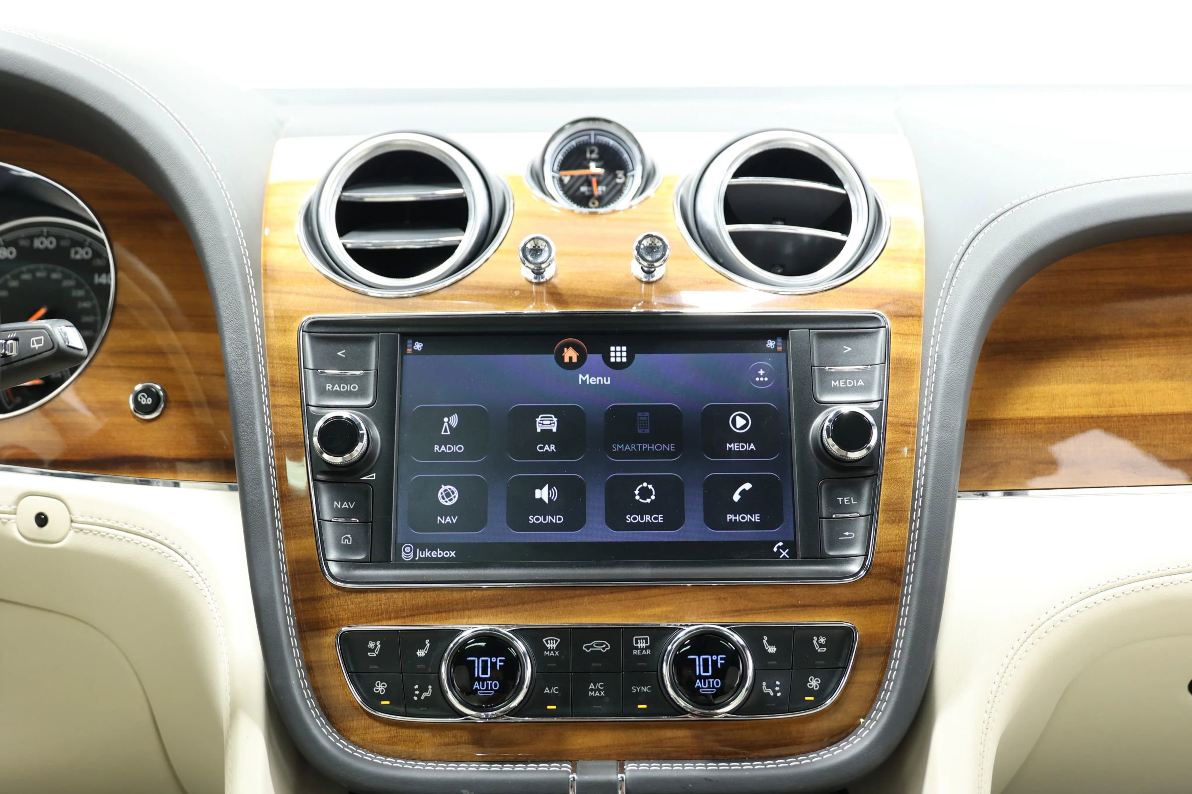 Used 2018 Bentley Bentayga Onyx Edition AWD/4WD image 39