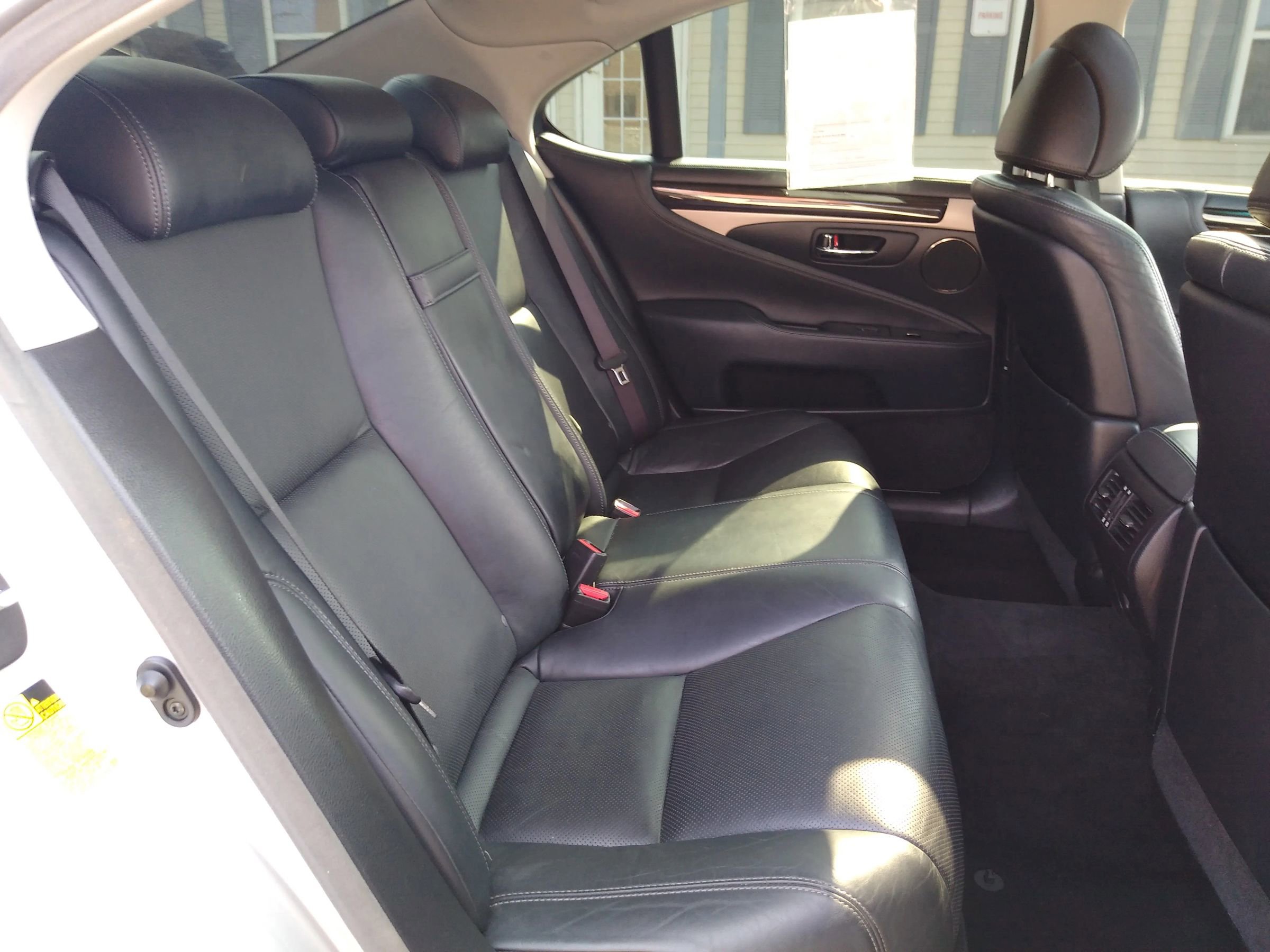 Used 2014 Lexus LS 460 AWD w/ Comfort Package image 15