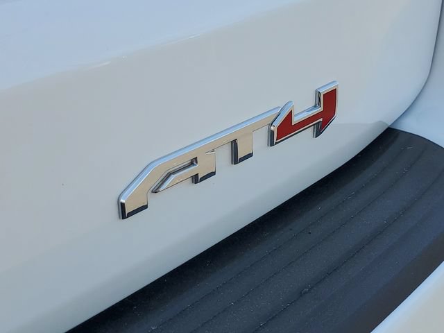 Used 2024 GMC Yukon AT4 w/ Technology Package AWD/4WD image 6