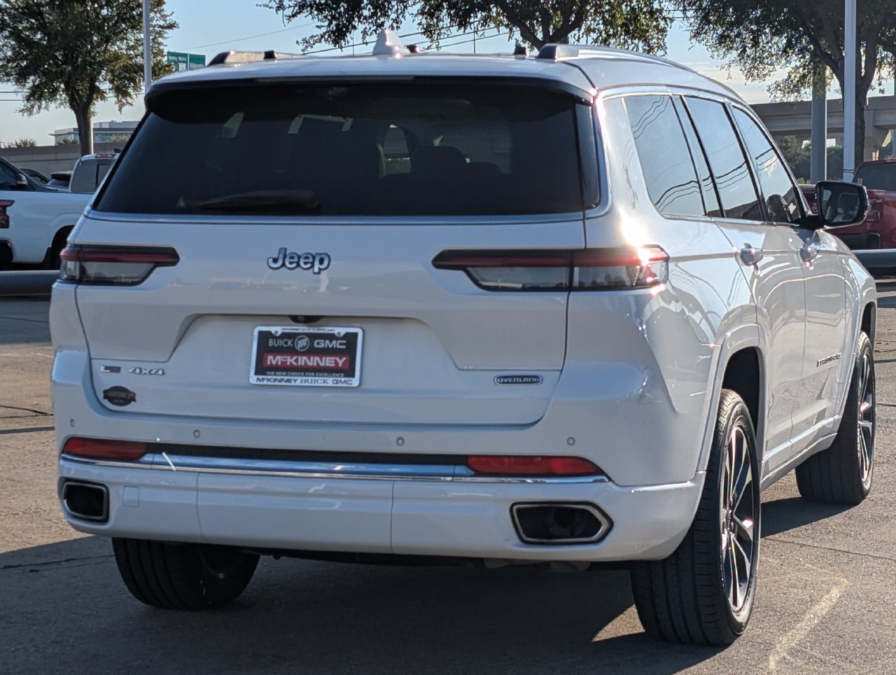Used 2021 Jeep Grand Cherokee L Overland w/ Advanced Protech Group III AWD/4WD image 4
