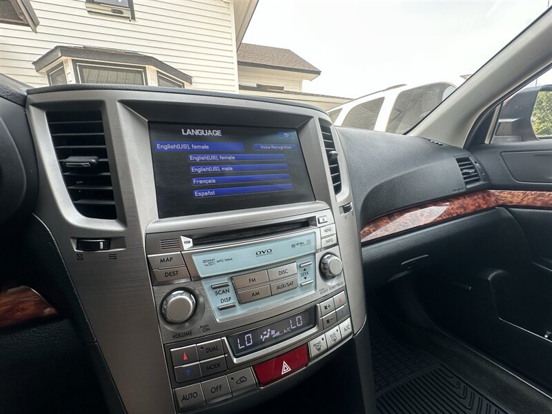 Used 2012 Subaru Outback 3.6R Limited AWD/4WD image 27
