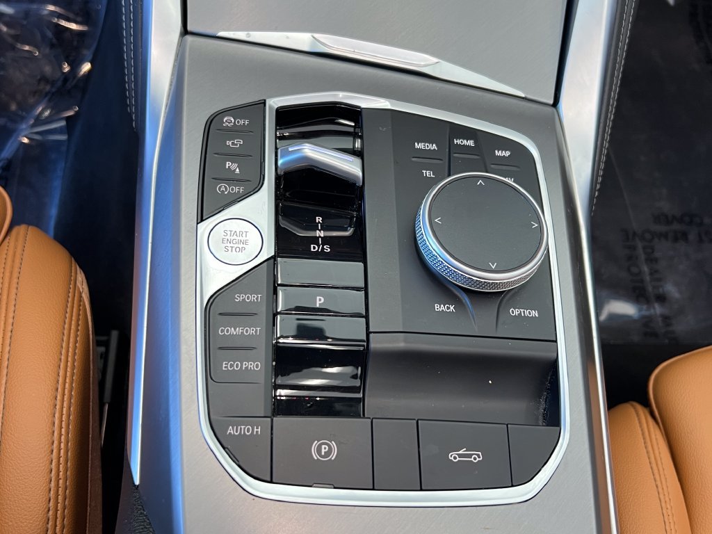 Used 2025 BMW M440i Convertible RWD image 30