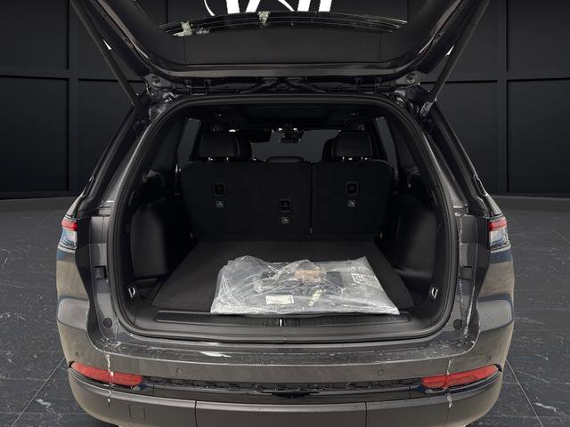 New 2025 Jeep Grand Cherokee Limited w/ Black Appearance Package image 15