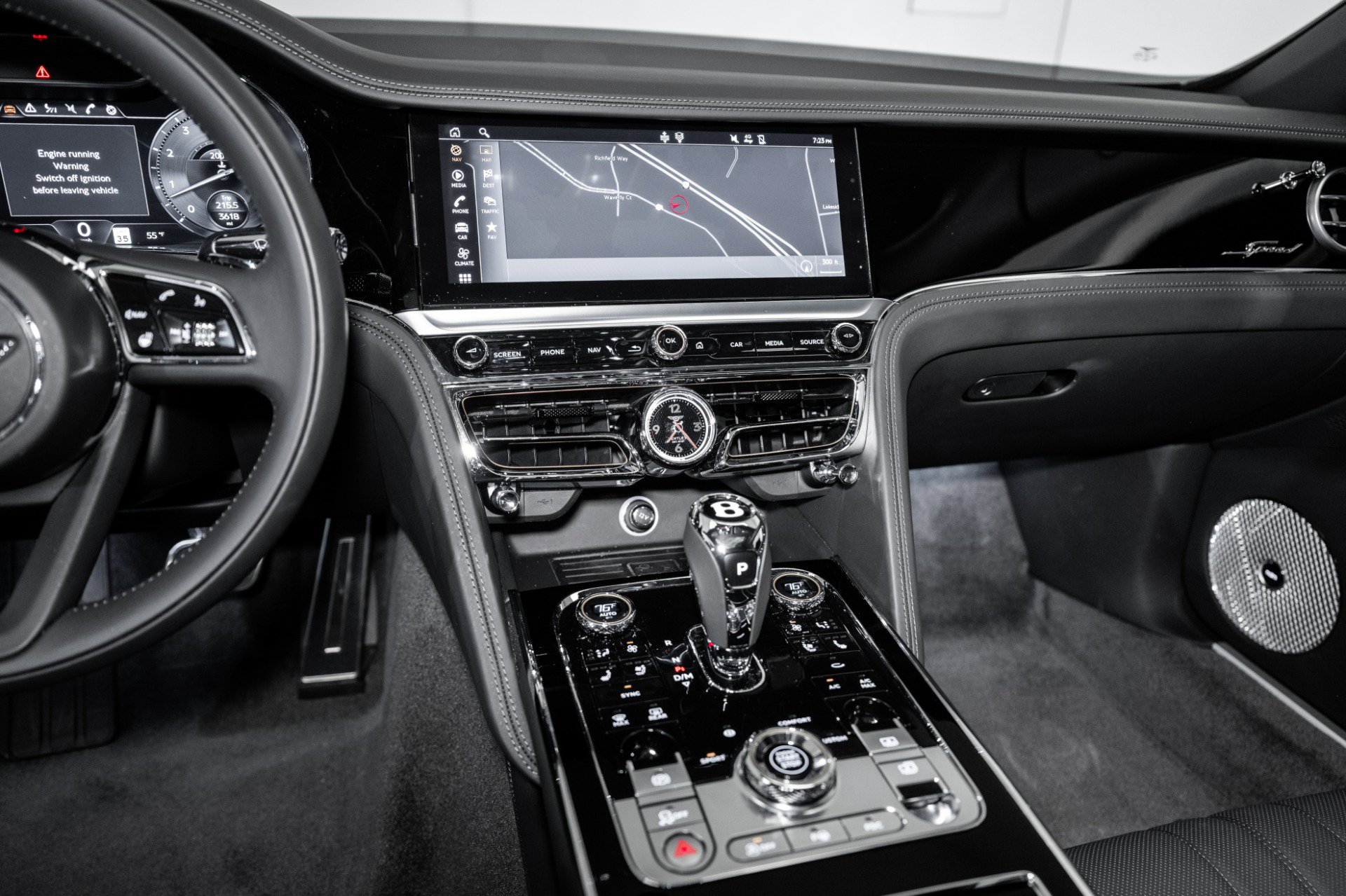 Used 2024 Bentley Flying Spur W12 image 33