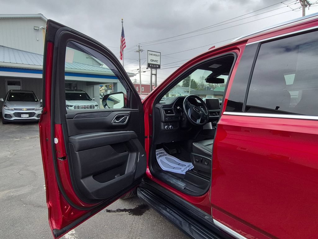 Certified 2021 GMC Yukon SLT w/ SLT Luxury Package AWD/4WD image 11