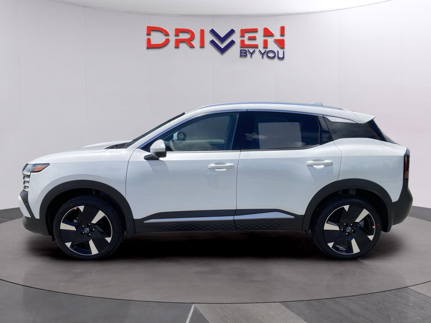 New 2025 Nissan Kicks SR image 2