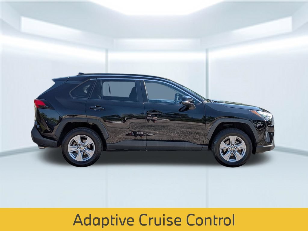 Used 2022 Toyota RAV4 XLE FWD image 9