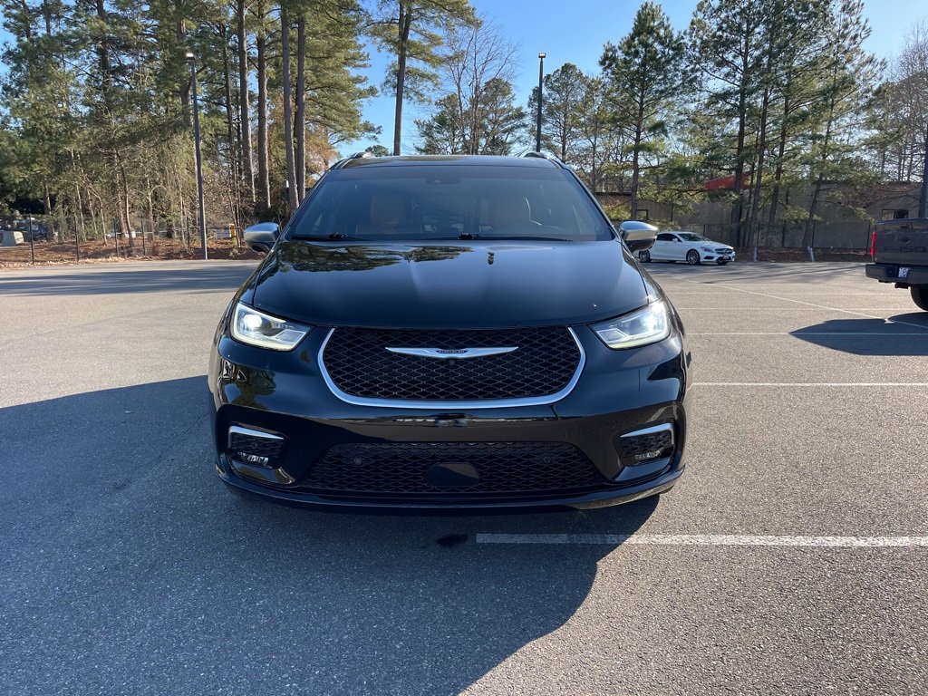 Used 2024 Chrysler Pacifica Pinnacle w/ Trailer Tow Group image 3