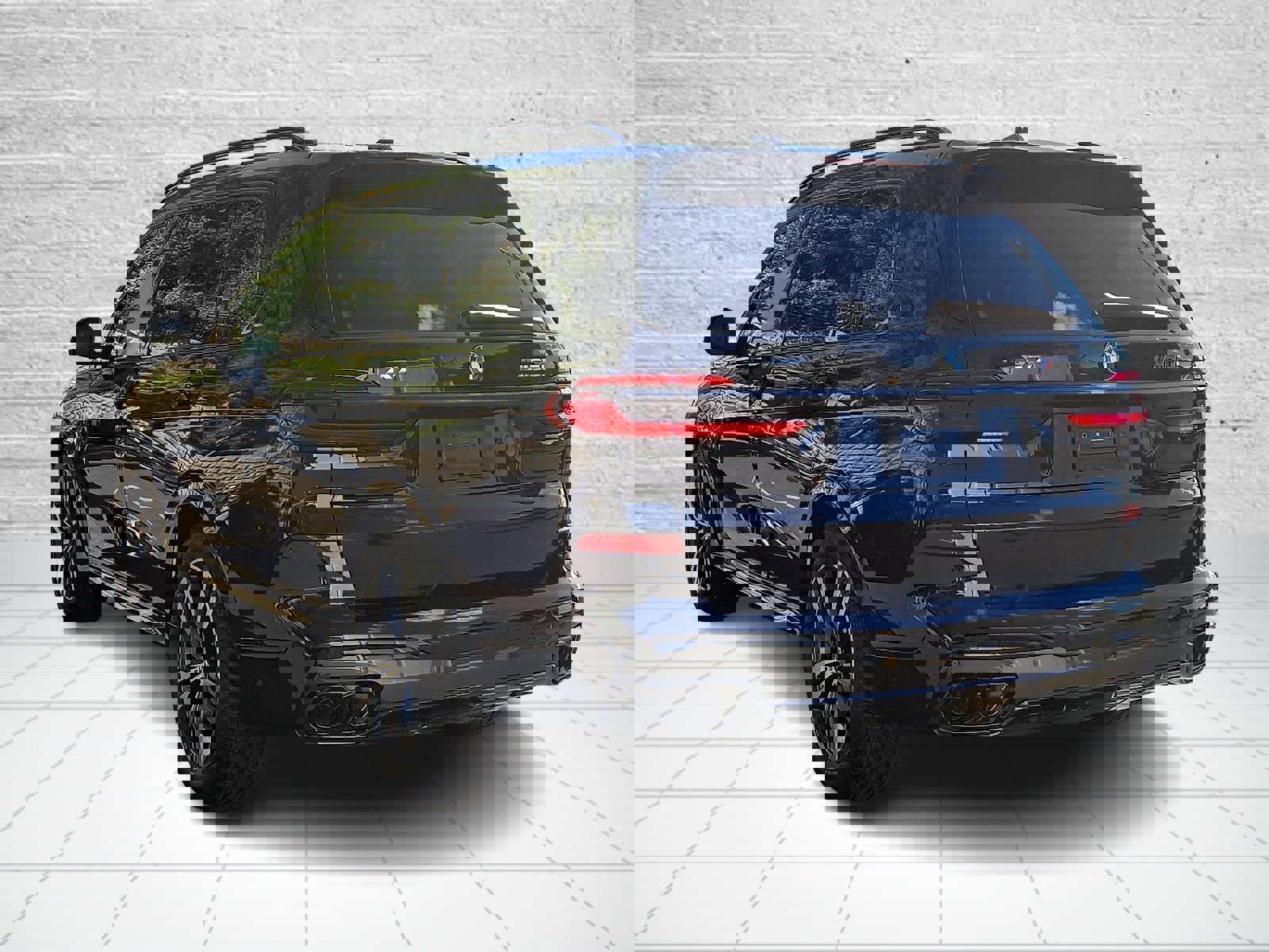 New 2026 BMW X7 M60i w/ Executive Package image 3