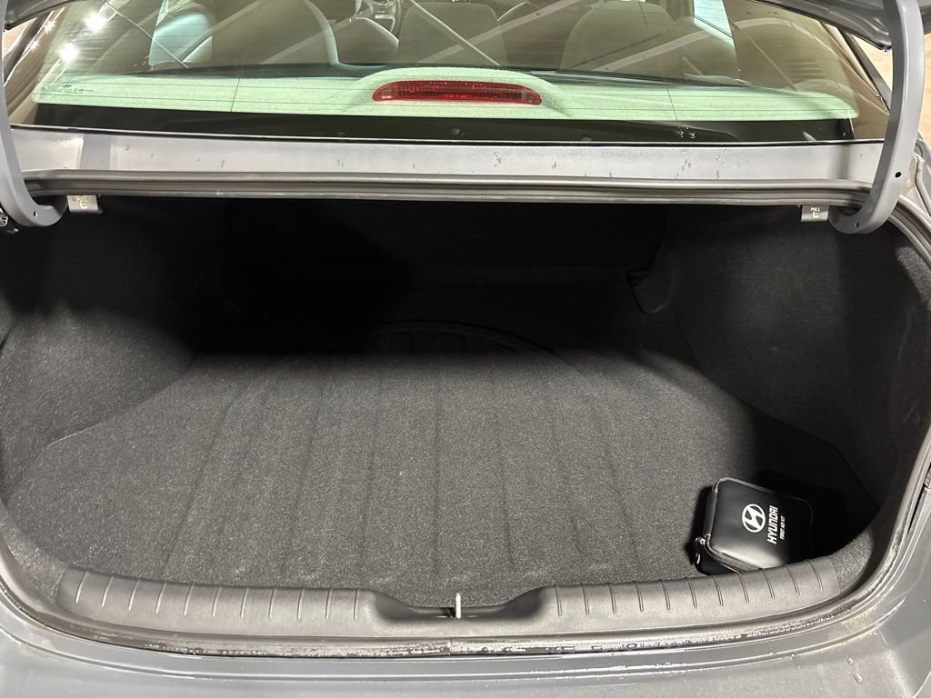 Used 2023 Hyundai Elantra SE FWD image 22