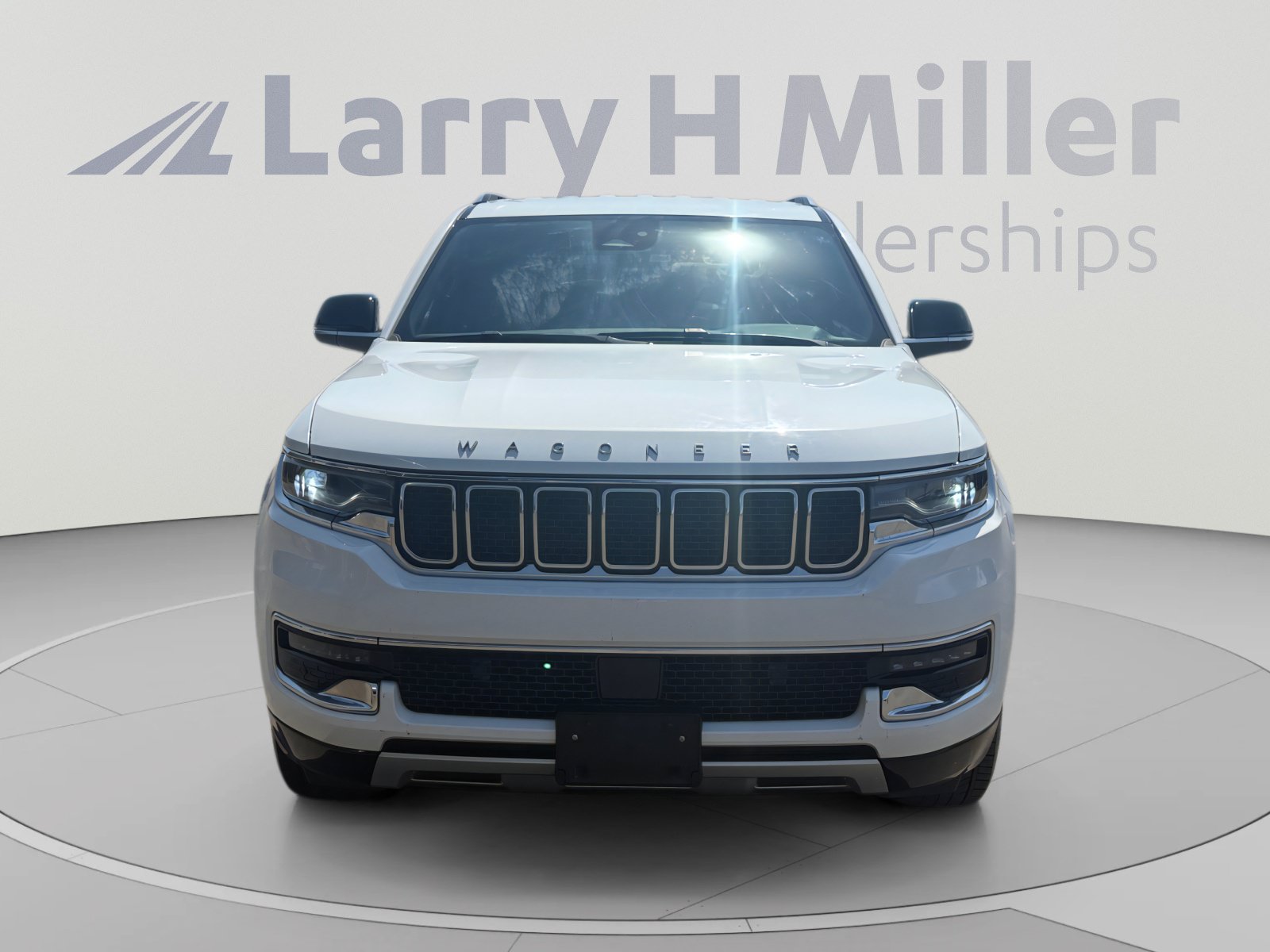 Used 2024 Jeep Wagoneer L Series II w/ Flexible Seating Group RWD image 8