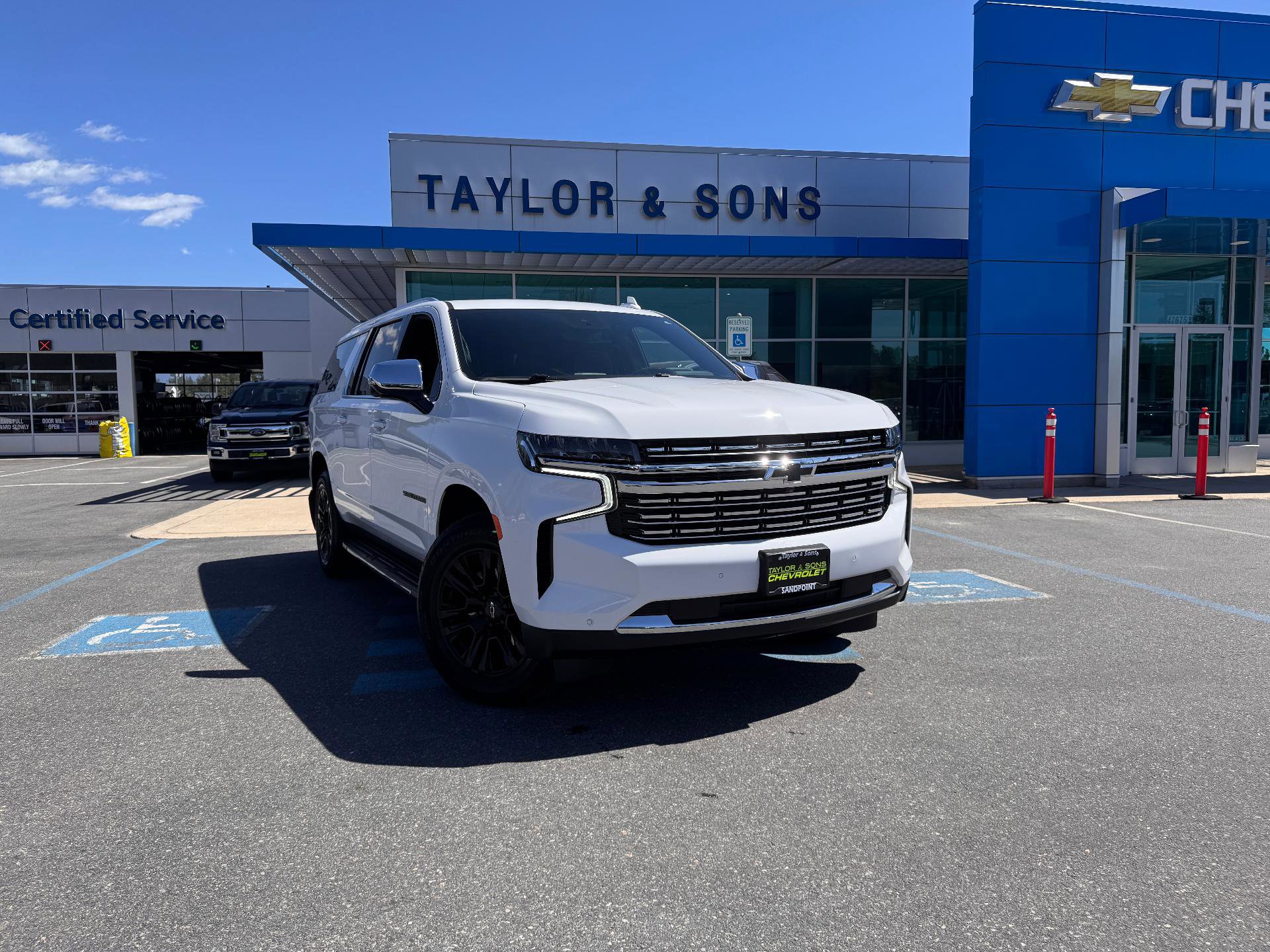 Used 2024 Chevrolet Suburban Premier w/ Premium Package AWD/4WD image 1