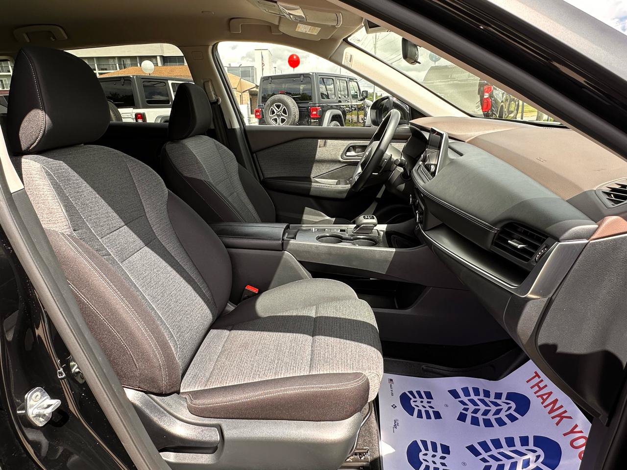 Used 2023 Nissan Rogue SV FWD image 11