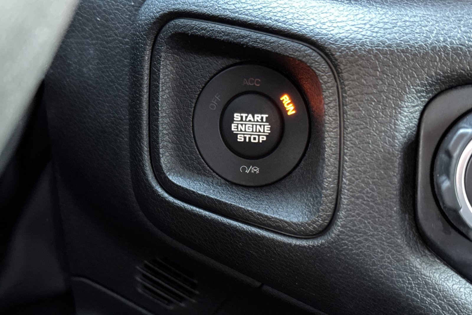 Used 2024 Jeep Wrangler Unlimited image 25