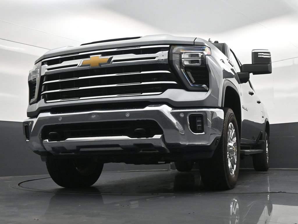 Used 2024 Chevrolet Silverado 2500 LTZ w/ LTZ Convenience Package AWD/4WD image 31