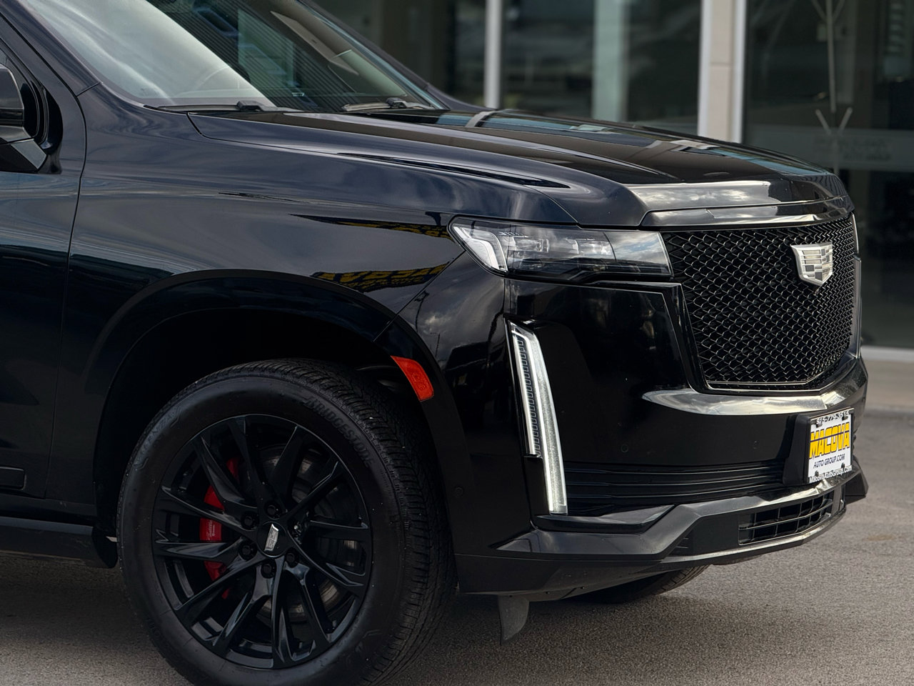 Used 2022 Cadillac Escalade Sport Platinum w/ LPO, ONYX Package image 9