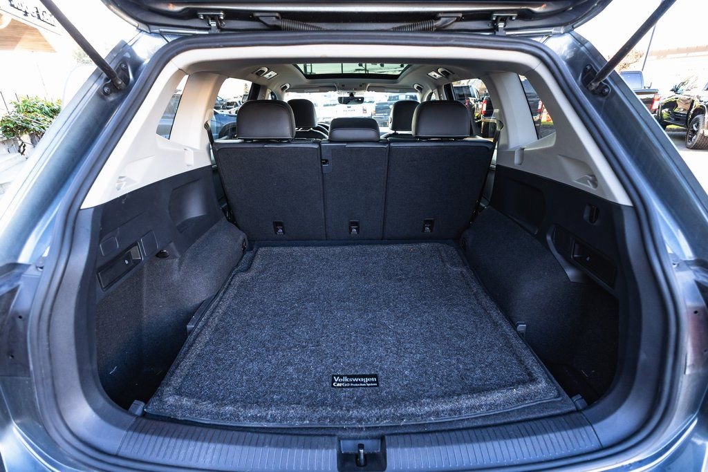 Used 2021 Volkswagen Tiguan SE w/ Panoramic Sunroof Package image 35