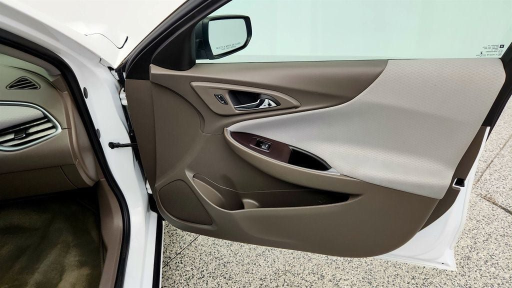 Used 2018 Chevrolet Malibu LS FWD image 24