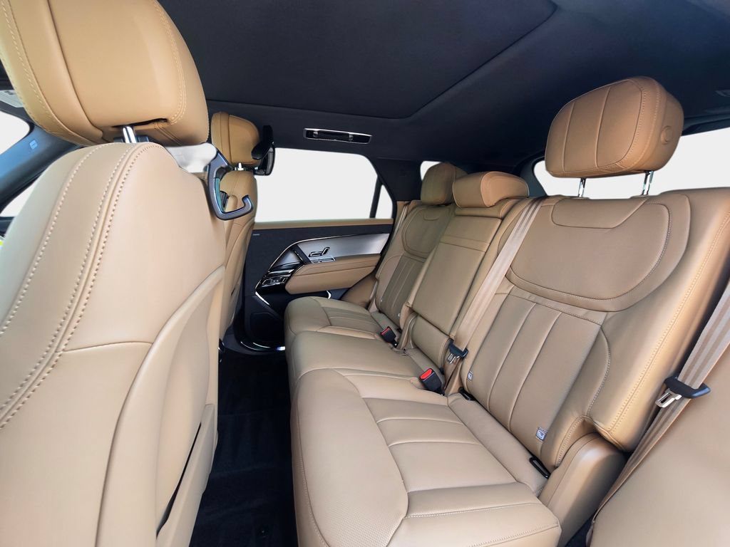 New 2026 Land Rover Range Rover Sport Dynamic SE AWD/4WD image 14