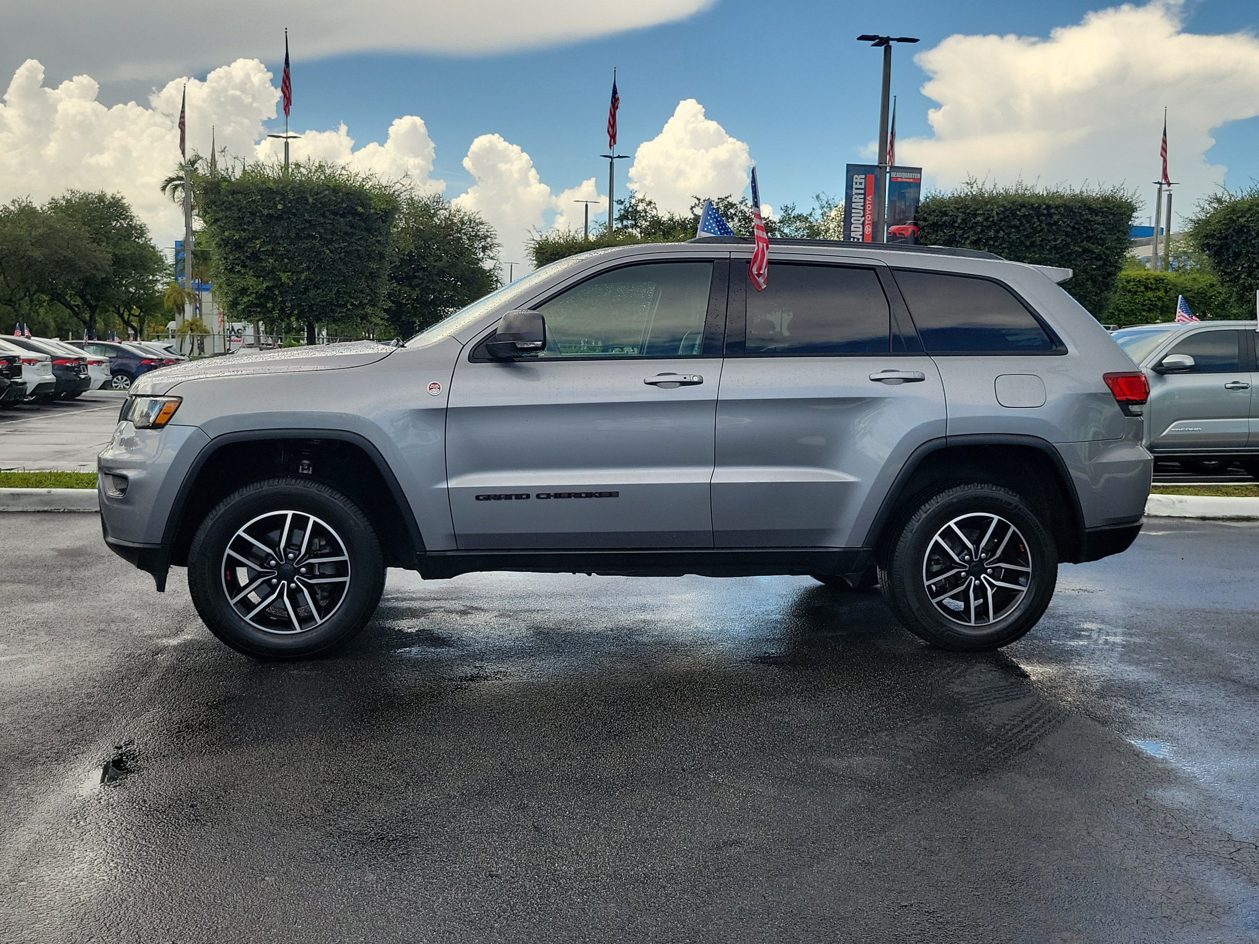 Used 2020 Jeep Grand Cherokee Trailhawk AWD/4WD image 7