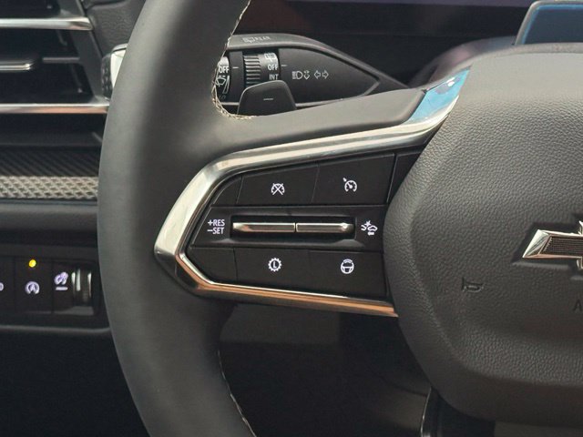 New 2027 Chevrolet Traverse Z71 w/ Enhanced Driving Package AWD/4WD image 11