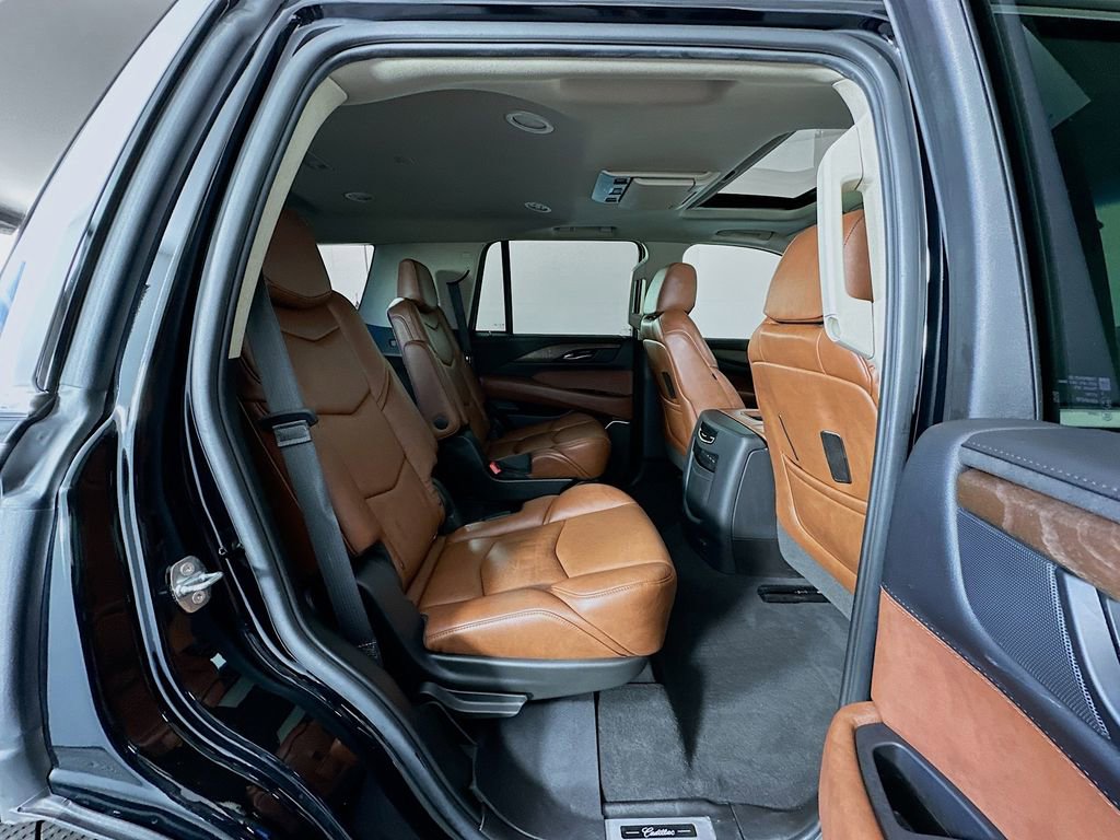 Used 2019 Cadillac Escalade Luxury image 30