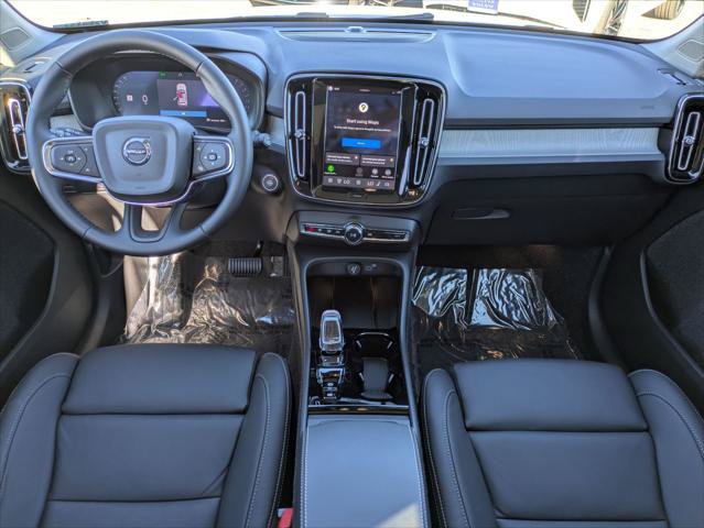 New 2026 Volvo XC40 B5 Ultra w/ Climate Package AWD/4WD image 11