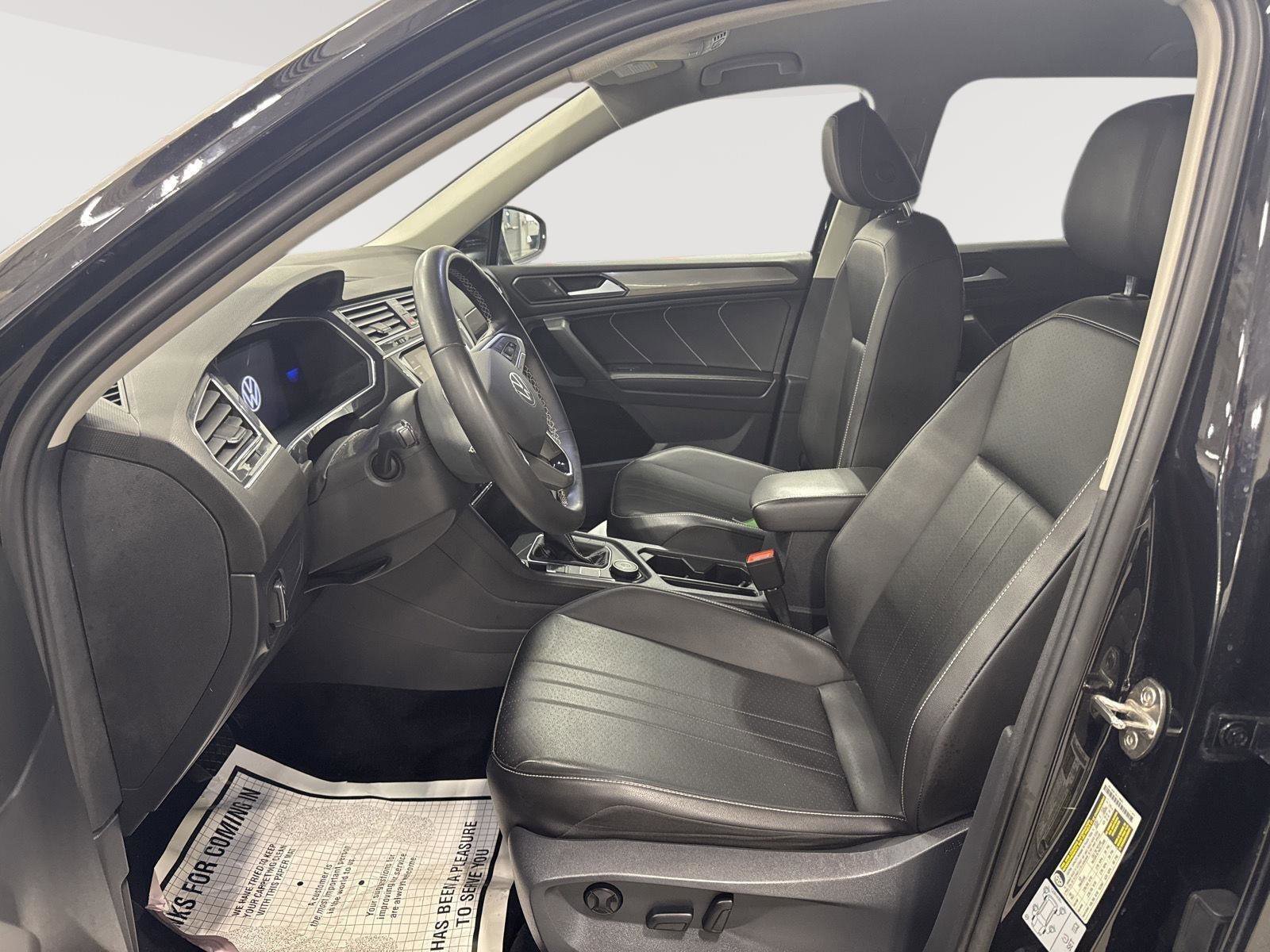 Used 2022 Volkswagen Tiguan SE image 2