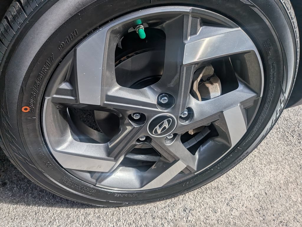 Certified 2024 Hyundai Venue SEL FWD image 41