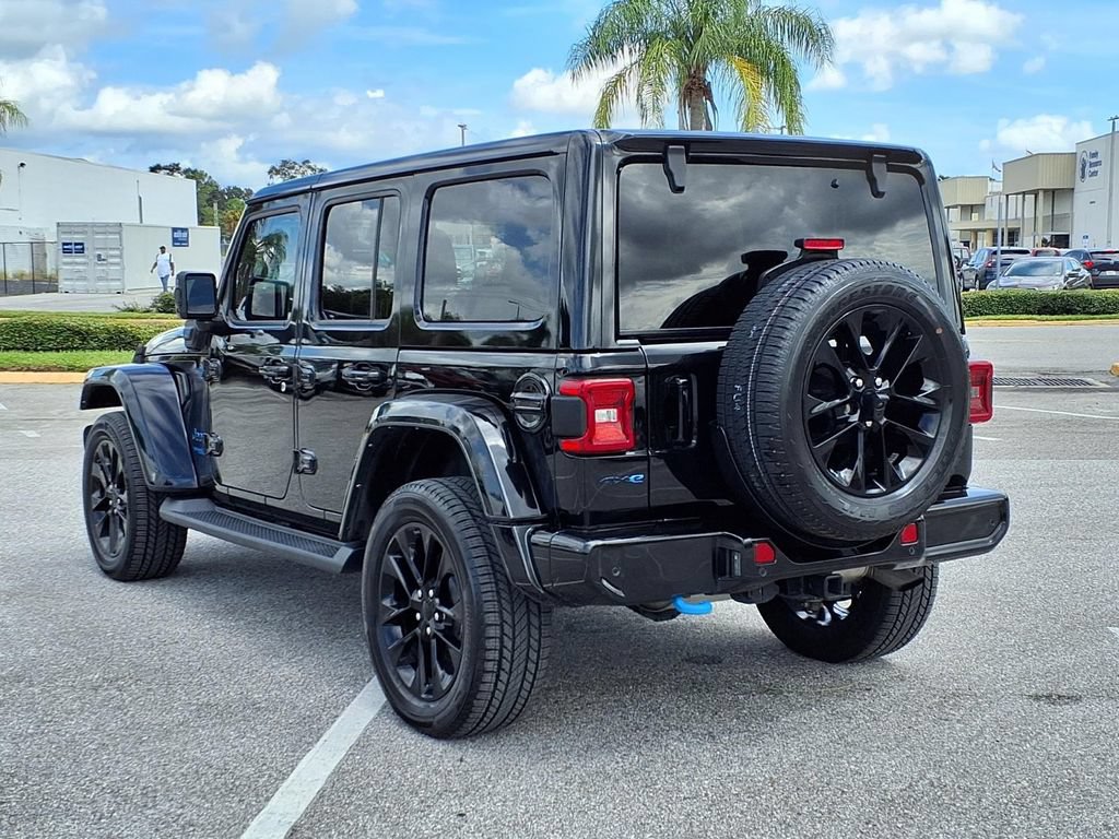 Used 2021 Jeep Wrangler Unlimited Sahara AWD/4WD image 5