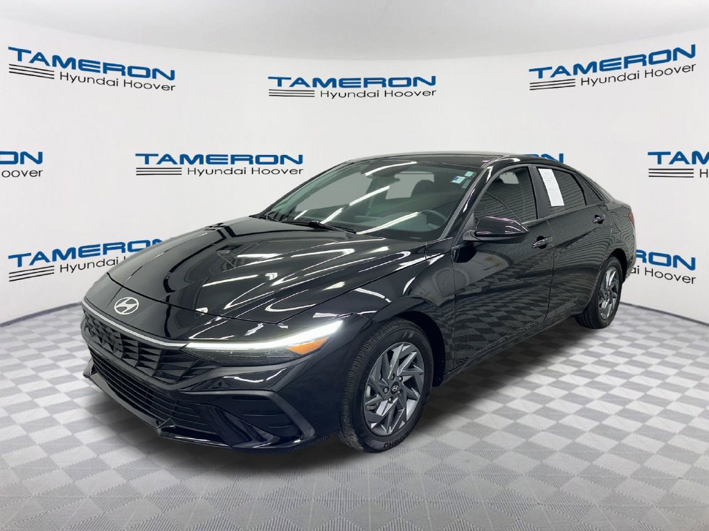 Used 2024 Hyundai Elantra SEL FWD image 1