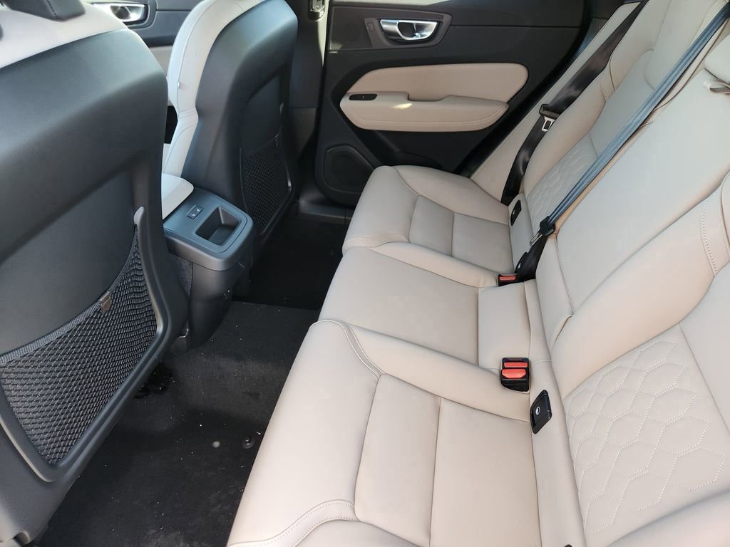 New 2026 Volvo XC60 B5 Core w/ Climate Package image 18