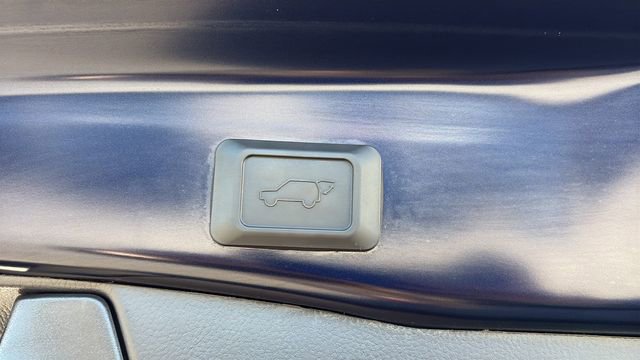 Used 2023 Toyota RAV4 XLE w/ Convenience Package image 27