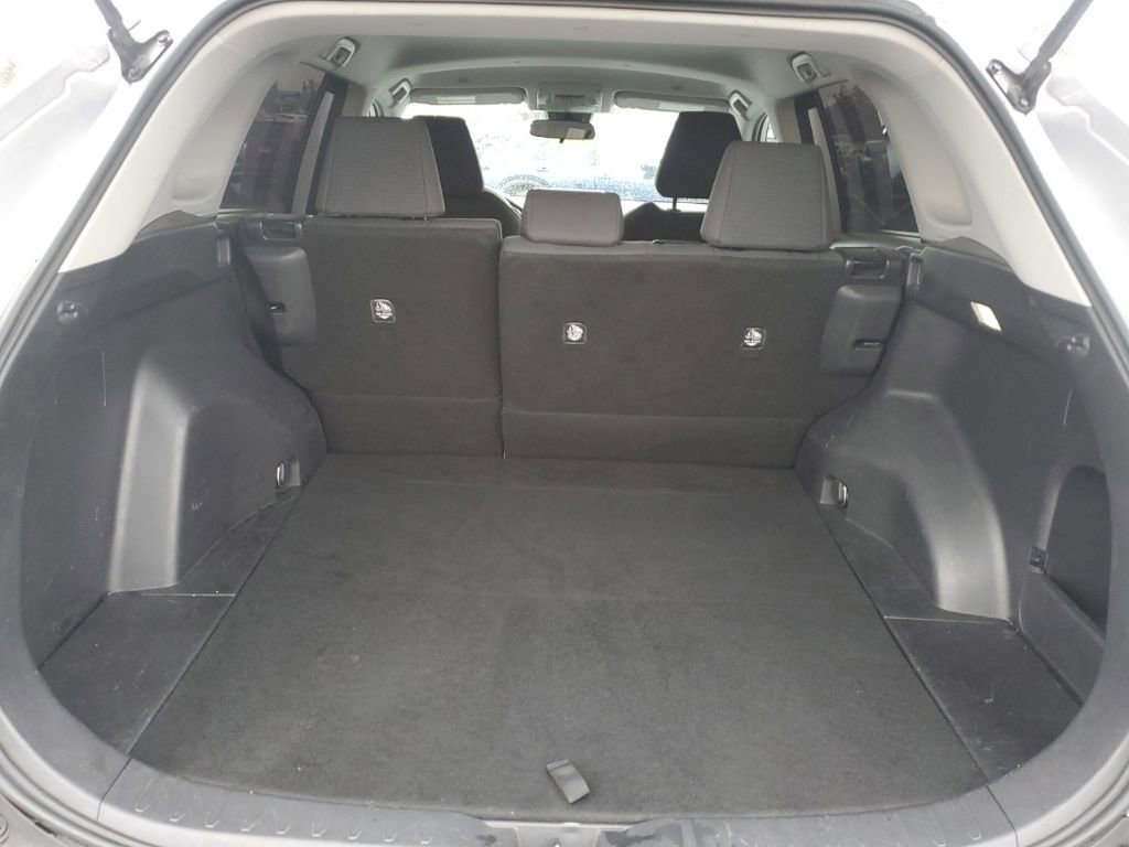 Used 2023 Toyota RAV4 LE image 27