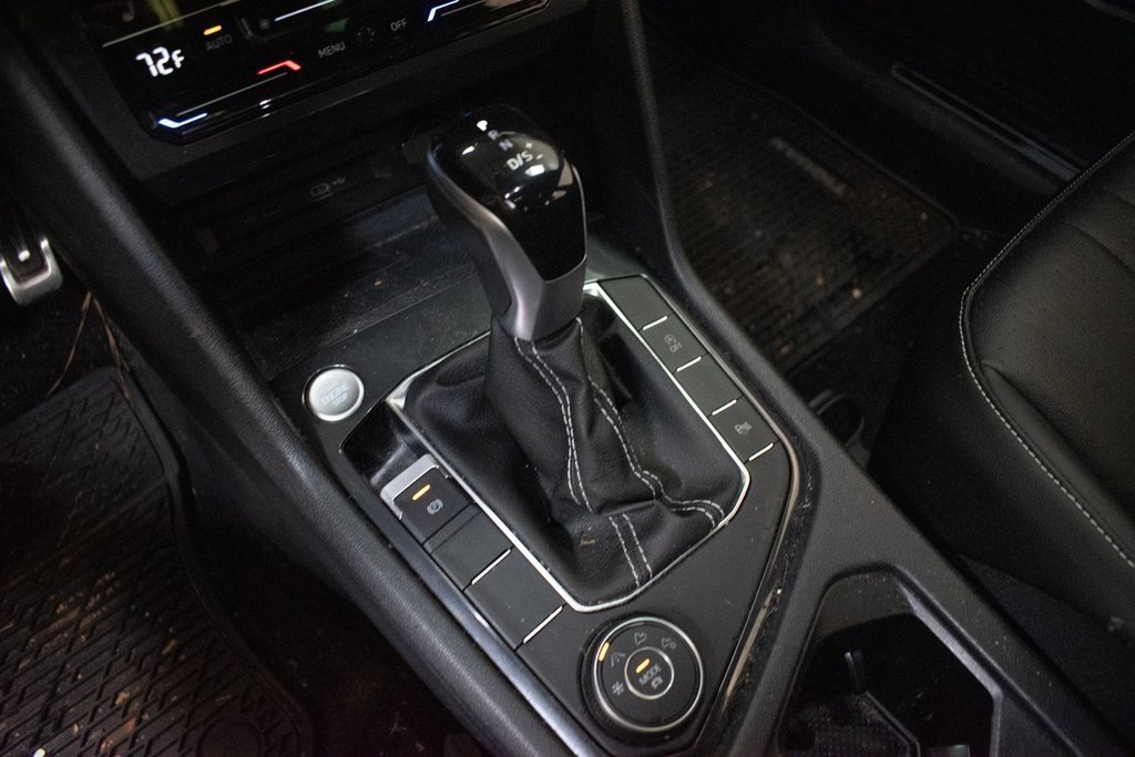 Used 2022 Volkswagen Tiguan SE R-Line image 18