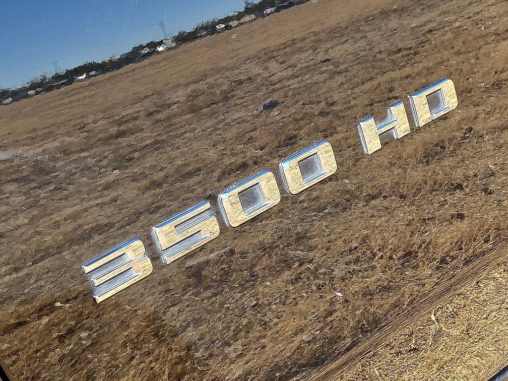 Used 2024 Chevrolet Silverado 3500 LTZ w/ LTZ Convenience Package image 12