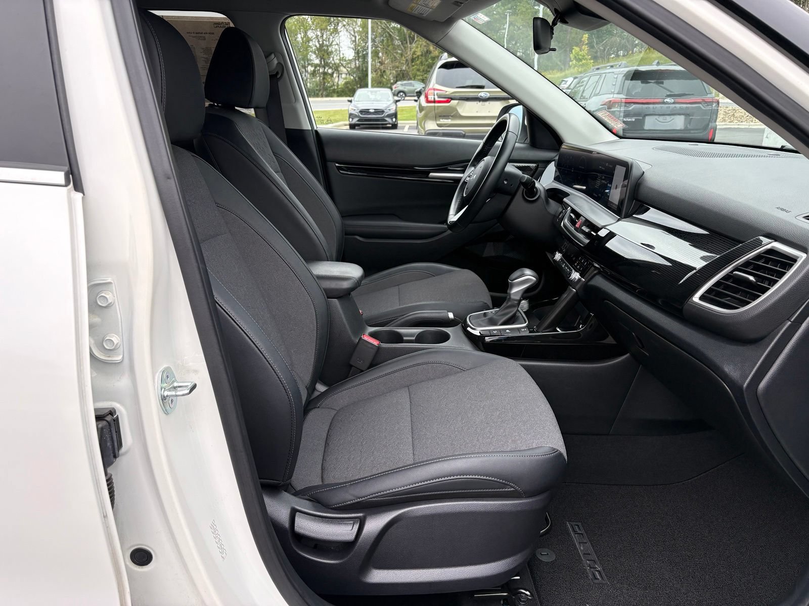 Used 2024 Kia Seltos X-Line AWD/4WD image 28