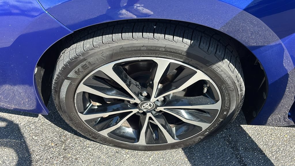 Used 2017 Toyota Corolla SE w/ Carpet Mat Package (TMS) FWD image 32