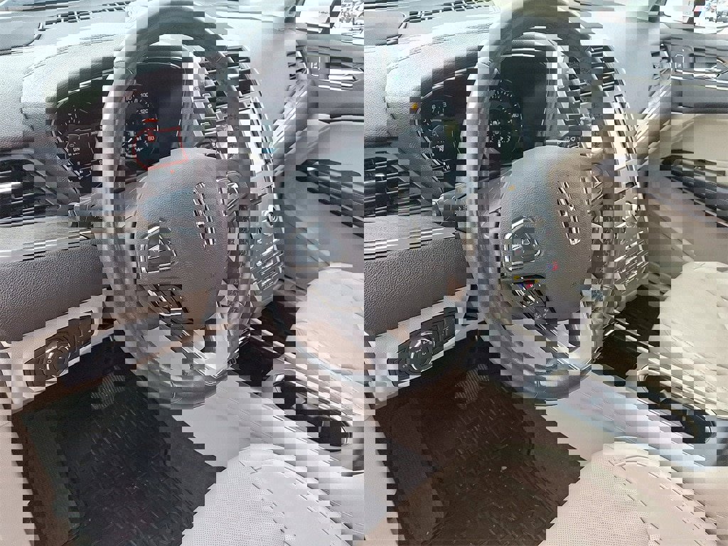 Used 2019 Lincoln MKC Reserve image 15