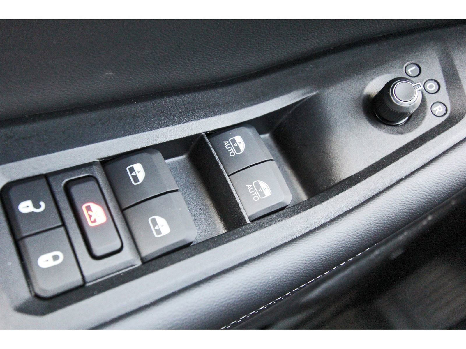 Used 2023 Jeep Grand Cherokee L Limited w/ Luxury Tech Group II image 21