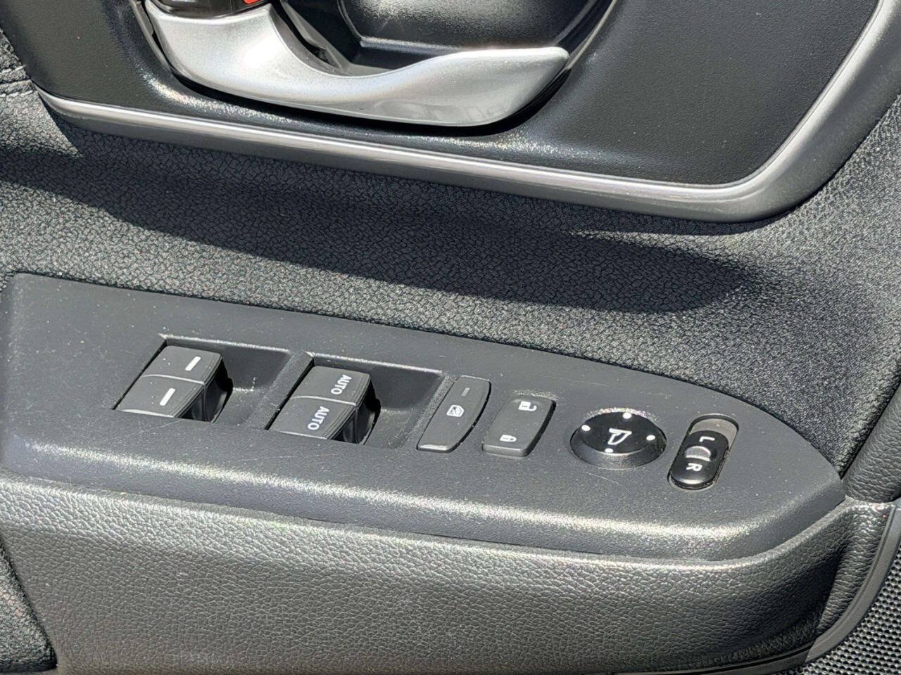 Used 2019 Honda CR-V EX image 16