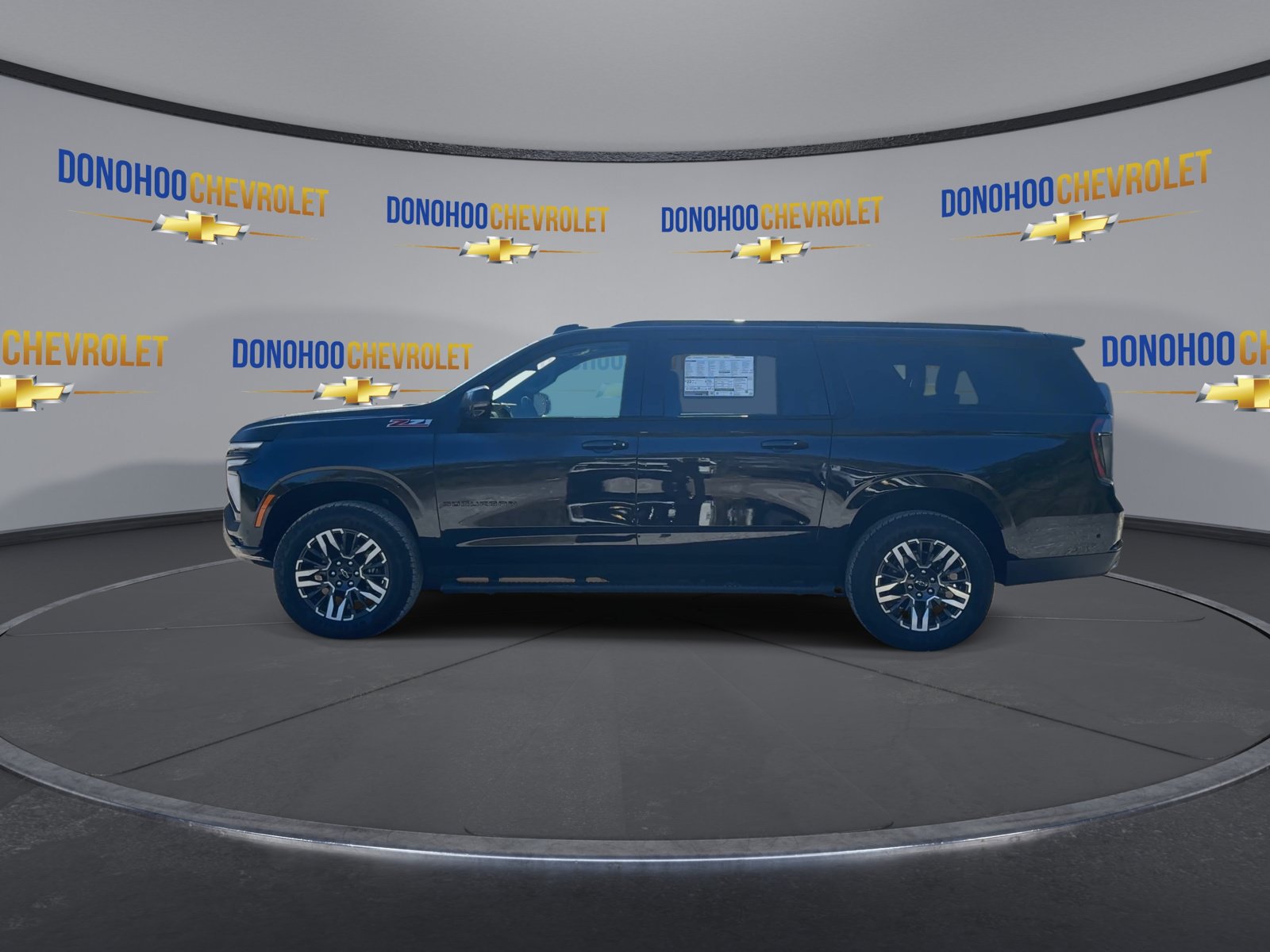New 2026 Chevrolet Suburban Z71 w/ Comfort Package AWD/4WD image 8