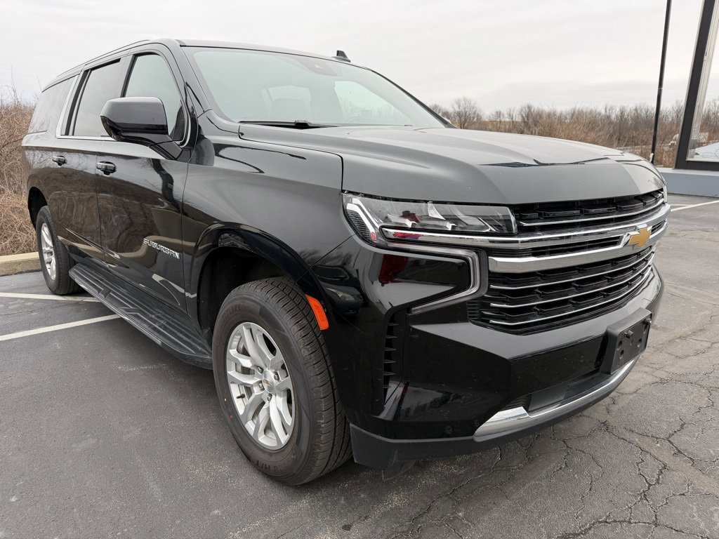 Used 2024 Chevrolet Suburban LT image 7