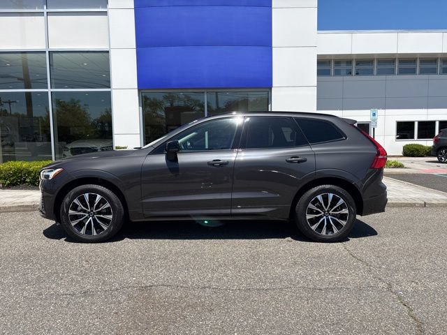 Used 2025 Volvo XC60 B5 Plus w/ Climate Package AWD/4WD image 2