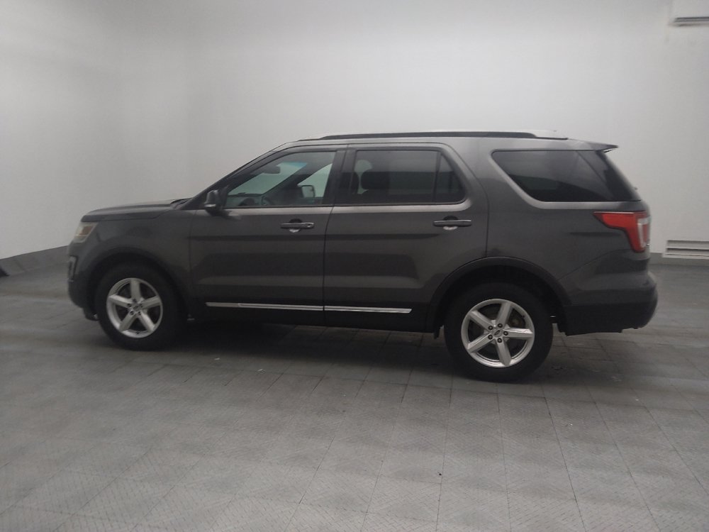 Used 2016 Ford Explorer XLT w/ Equipment Group 202A AWD/4WD image 3