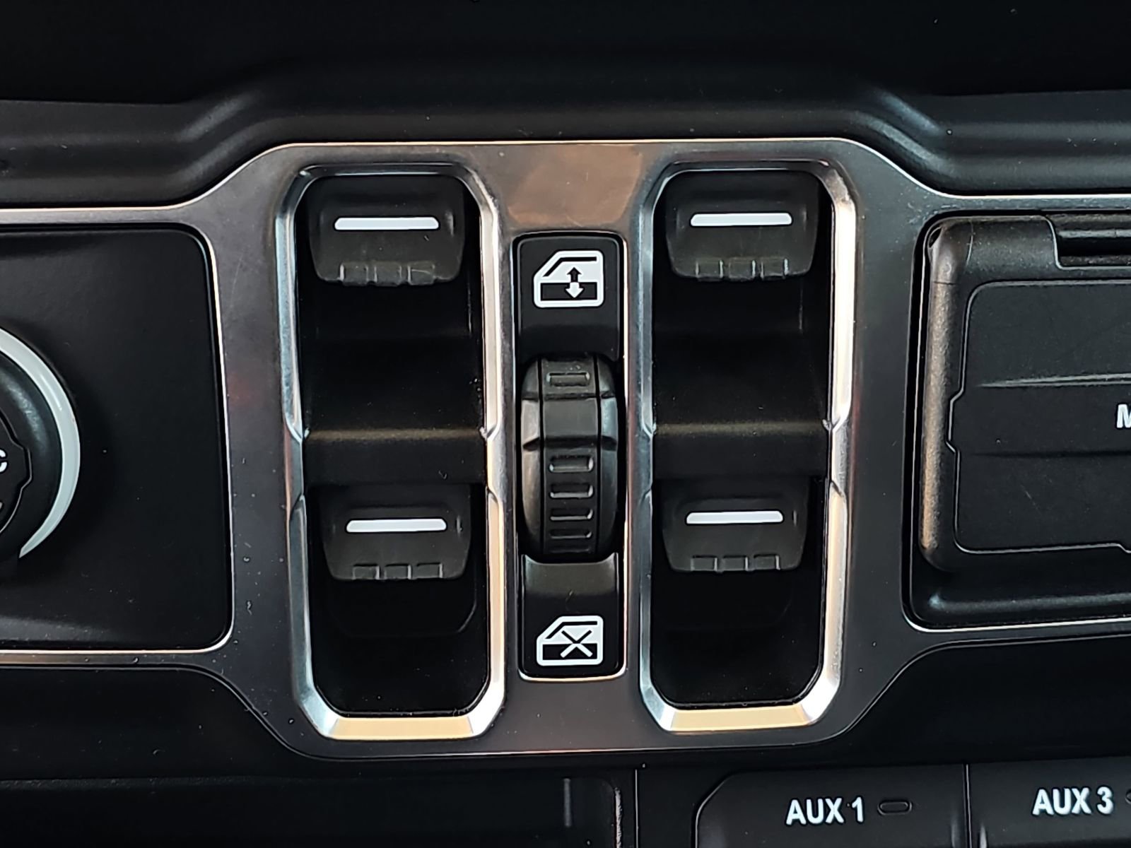 Used 2020 Jeep Wrangler Unlimited Sport image 28